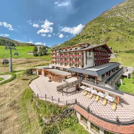 Hotel Almhof Galtür Exteriör bild