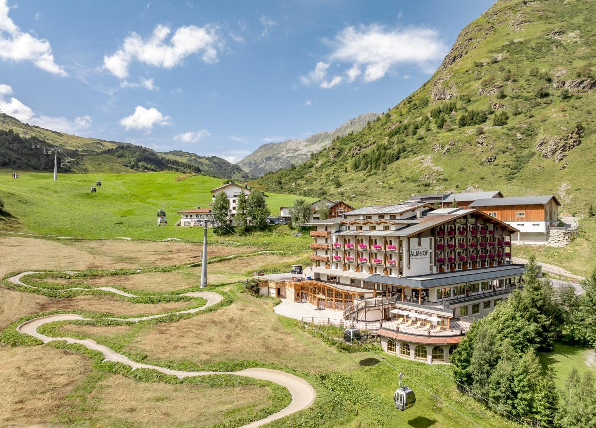 Hotel Almhof Galtür Exteriör bild